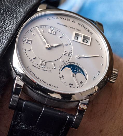 lange 1 moon phase.